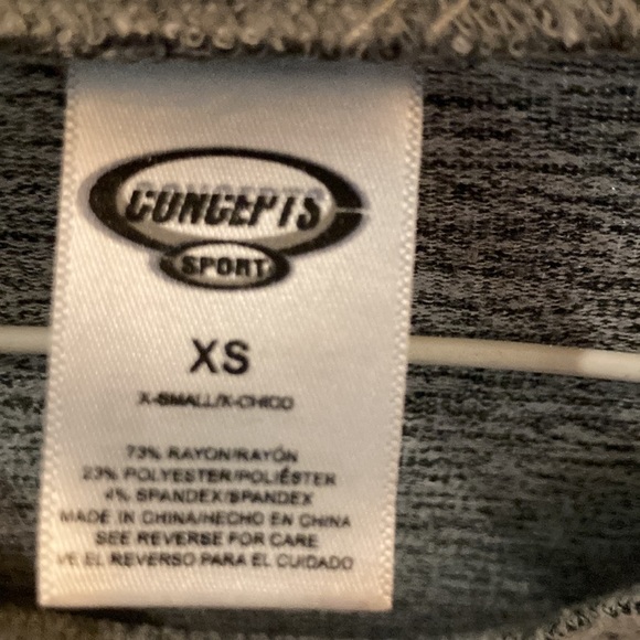 Xavier Universty long sleeve shirt barely worn in excellent condition. - Picture 3 of 3